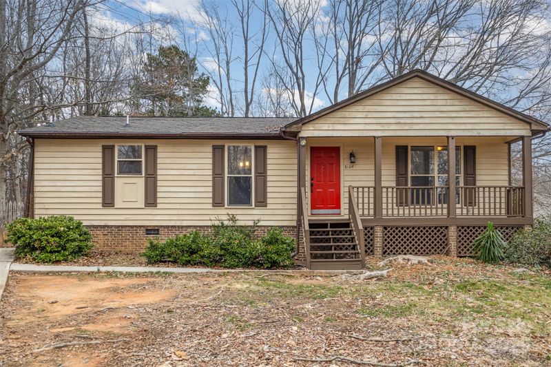 8104 Tamalpais Ct, Charlotte, NC 28215
