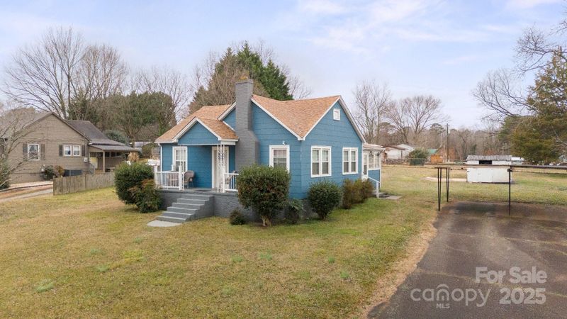 2014 N Mehaffey Ave, Newton, NC 28658