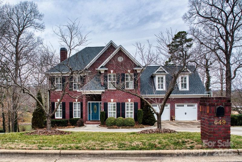 649 46th Avenue Dr NE, Hickory, NC 28601