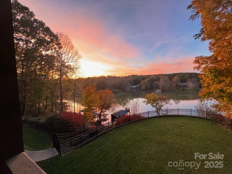 649 46th Avenue Dr NE, Hickory, NC 28601