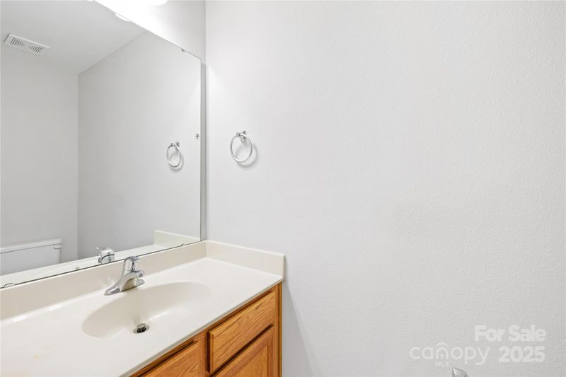 8263 Carob Tree Ln, Charlotte, NC 28215