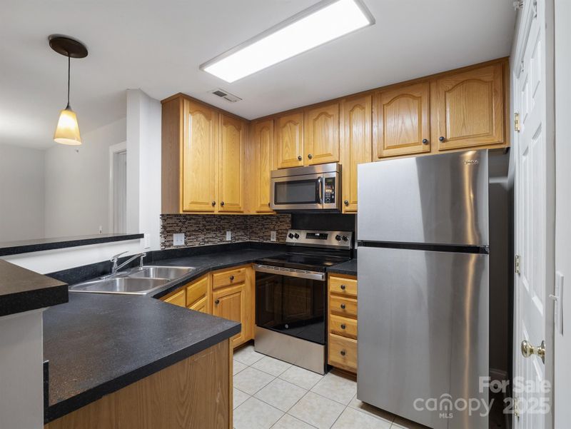 6792 Mallard Park Dr, Charlotte, NC 28262