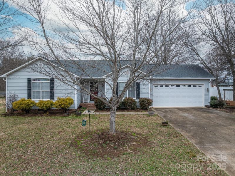 3248 St Vincent Dr, Claremont, NC 28610