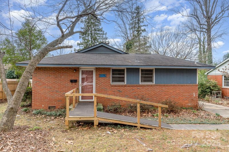 5028 Edward St, Charlotte, NC 28213