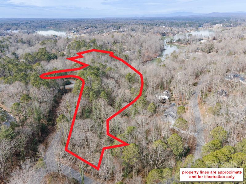 880 21st Ave NW, Hickory, NC 28601