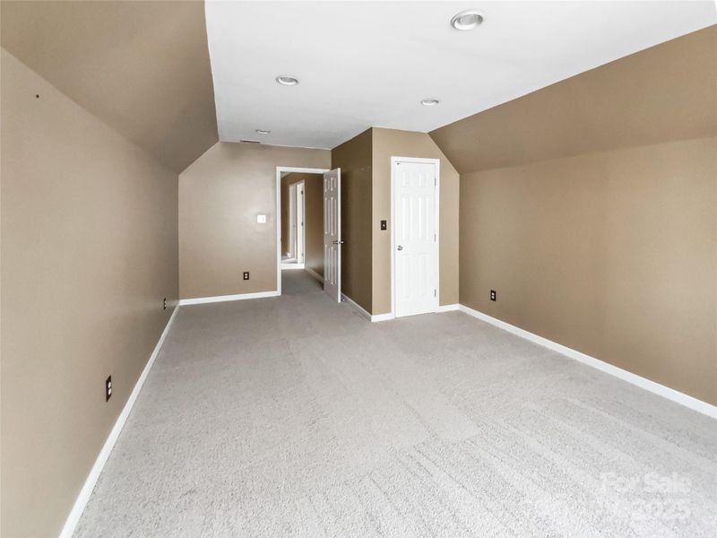 2432 Celosia Dr, Charlotte, NC 28262