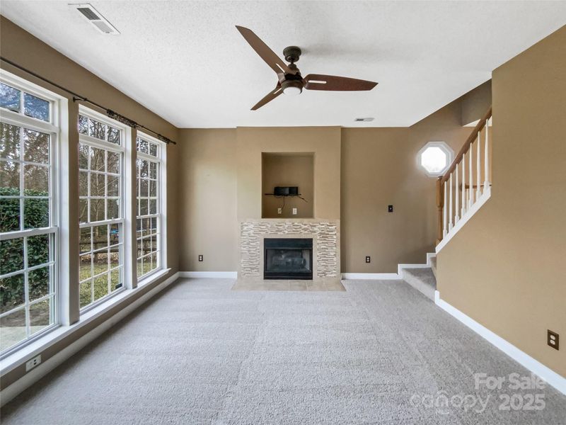 2432 Celosia Dr, Charlotte, NC 28262
