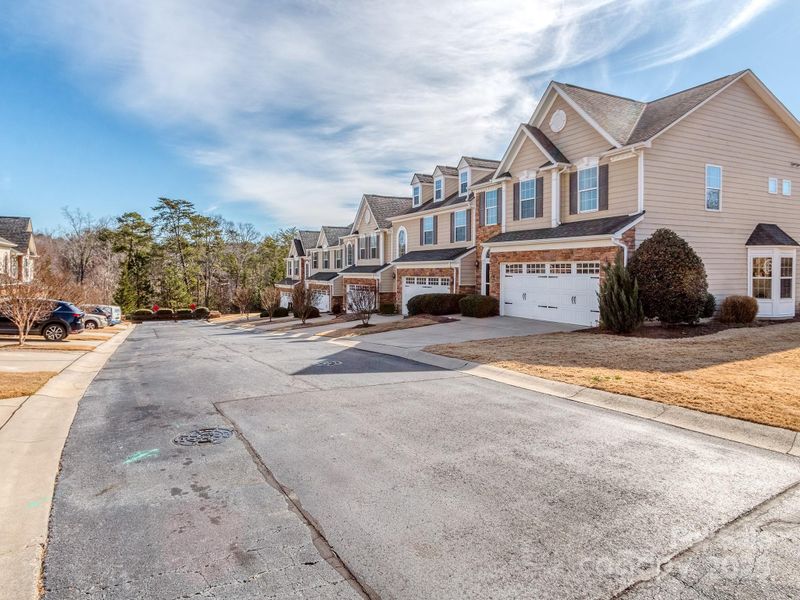506 Sailview Dr, Fort Mill, SC 29708