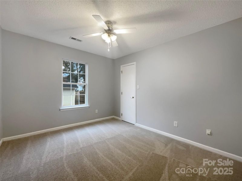 7926 Sir Barton Ct, Charlotte, NC 28215