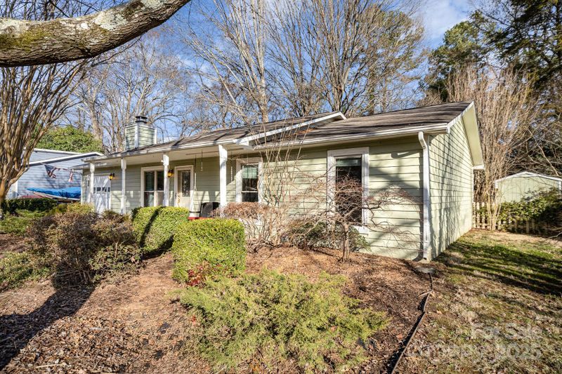 6626 Woodthrush Dr, Charlotte, NC 28227