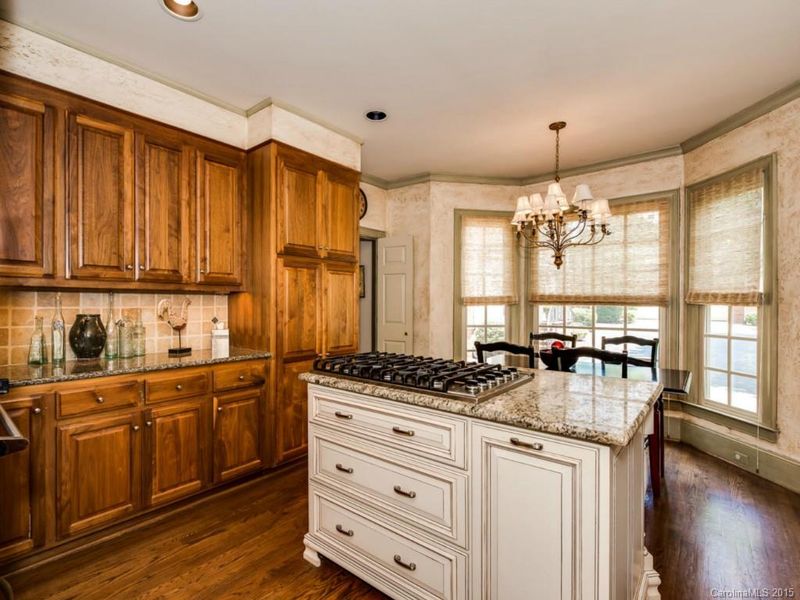 1212 Wareham Ct, Charlotte, NC 28207