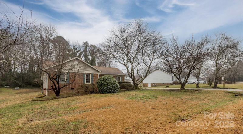 2408 Winterfield Dr, Gastonia, NC 28056