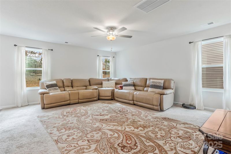 561 Hawley St, Charlotte, NC 28214