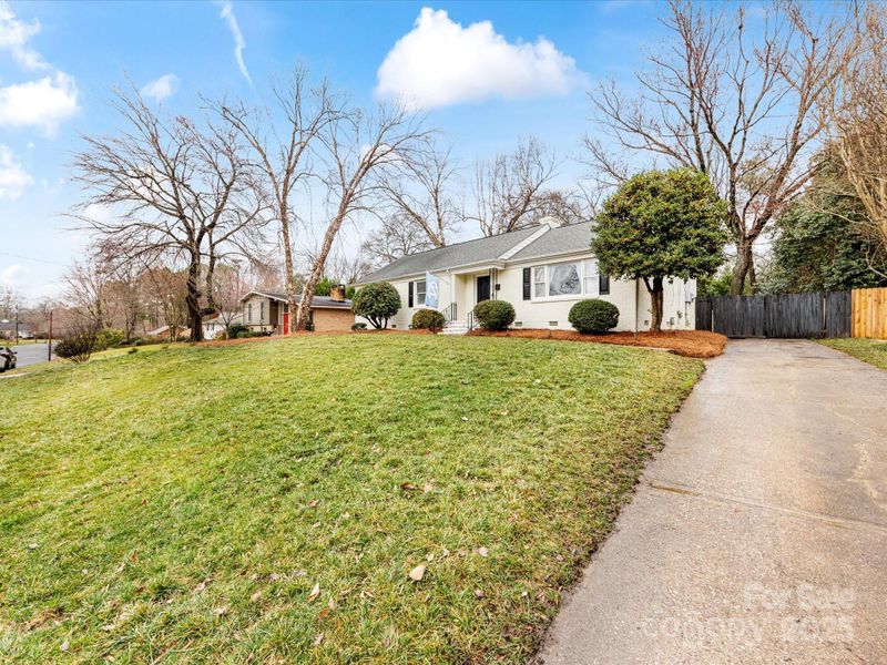 3215 Frederick Pl, Charlotte, NC 28210