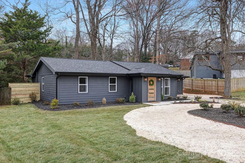 608 Kenlough Dr, Charlotte, NC 28209
