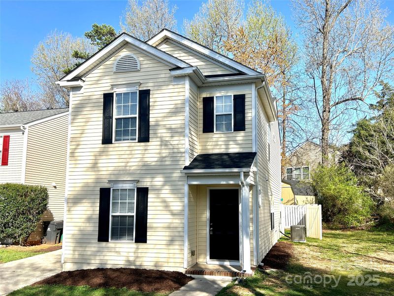 7702 Brisbane Ct, Charlotte, NC 28215