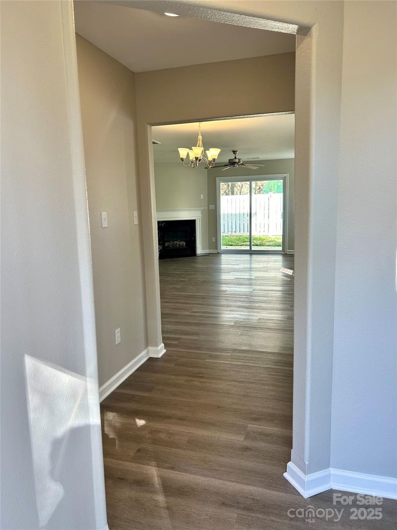 7702 Brisbane Ct, Charlotte, NC 28215