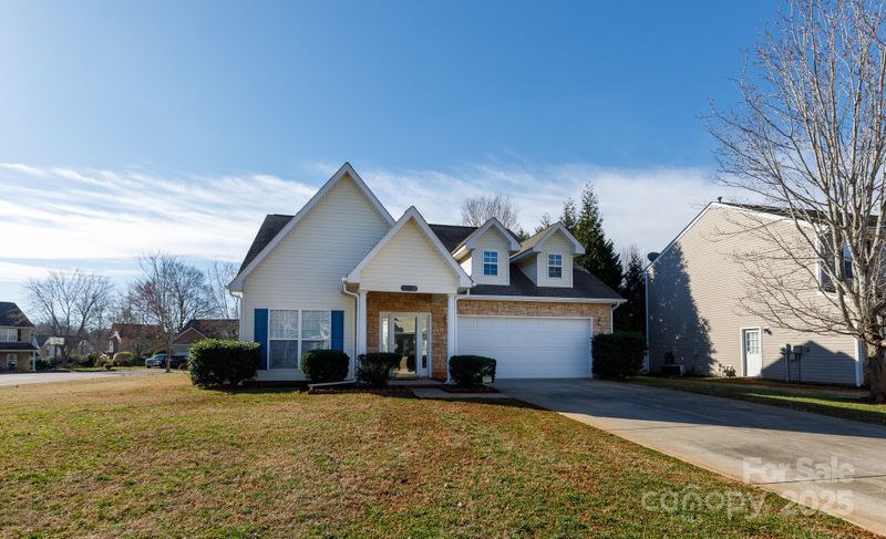 3352 Kingshire Way, Clover, SC 29710