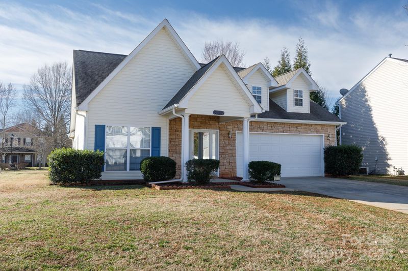 3352 Kingshire Way, Clover, SC 29710