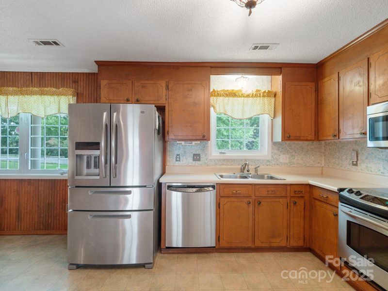 12005 Charing Grove Ln, Charlotte, NC 28273