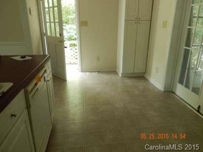 620 Pineburr Ct, Gastonia, NC 28056