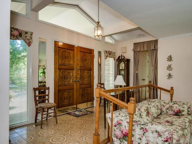 6336 Providence Rd, Charlotte, NC 28226