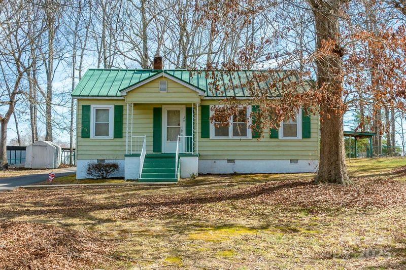 120 Benfield Rd, Statesville, NC 28677