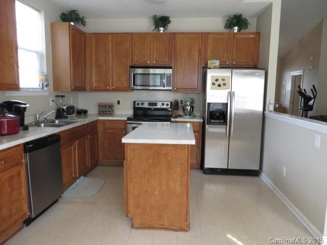 515 Moss Stream Ln, Charlotte, NC 28214