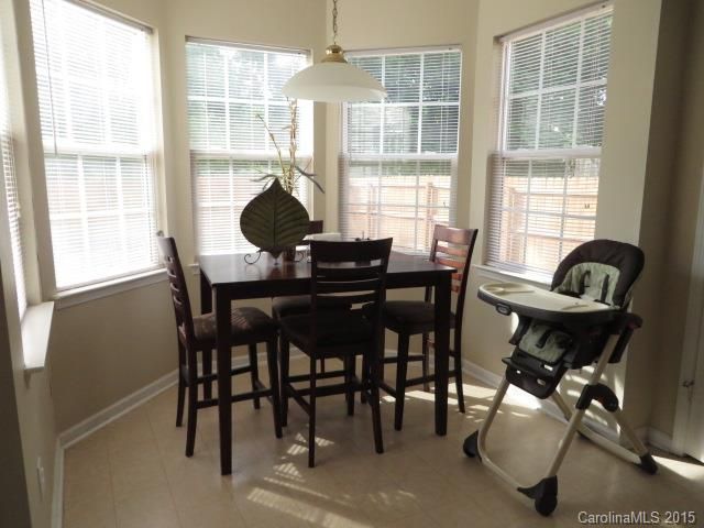 515 Moss Stream Ln, Charlotte, NC 28214