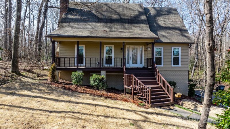 608 Bubbling Well Rd, Matthews, NC 28105