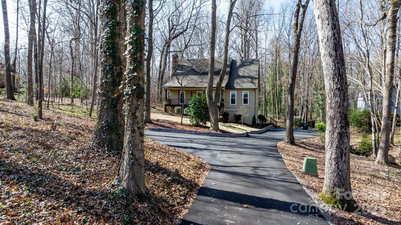 608 Bubbling Well Rd, Matthews, NC 28105