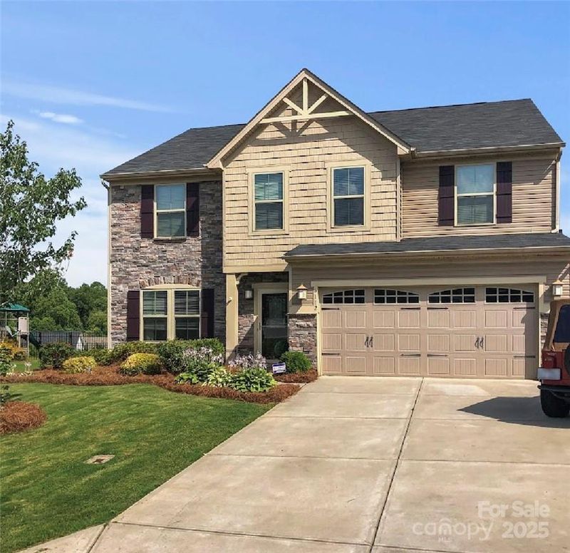 6112 Canyon Trl, Denver, NC 28037