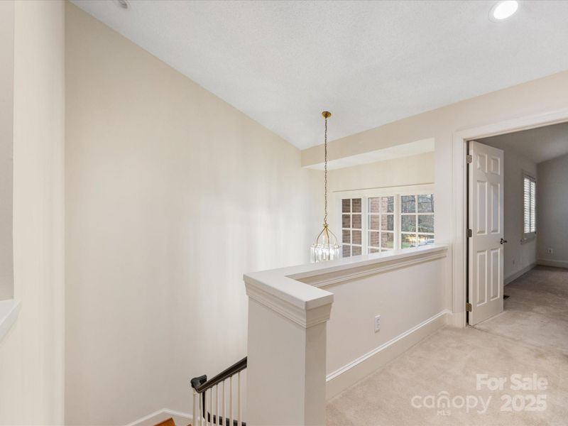 2027 Meadowood Ln, Charlotte, NC 28211