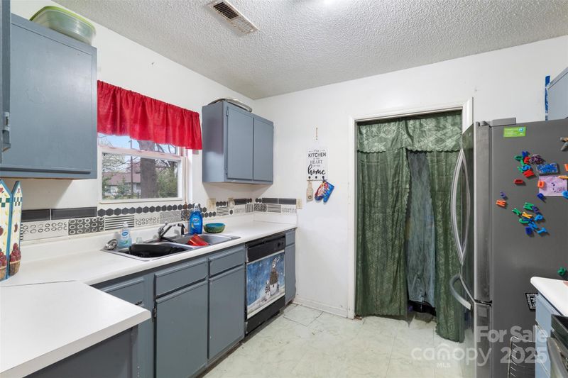 1007 Johnson St #2, Charlotte, NC 28206