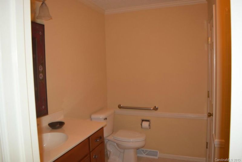 1200 Dumbarton Rd, Gastonia, NC 28054