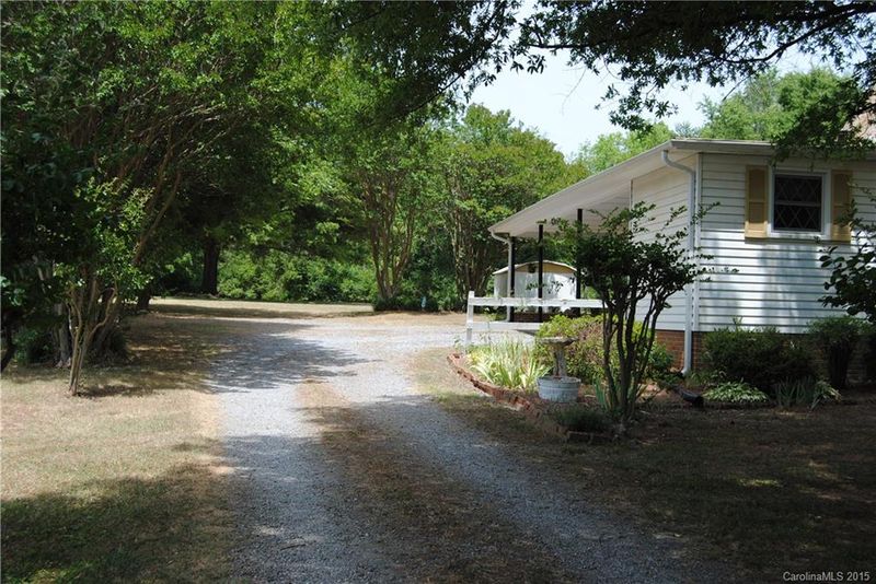 3016 Lowell Rd, Gastonia, NC 28054