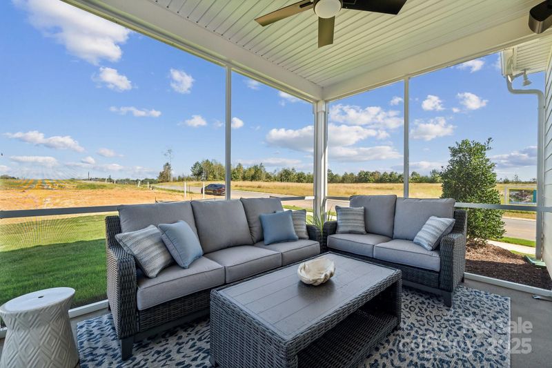 4035 Vista Pine Dr, Charlotte, NC 28215