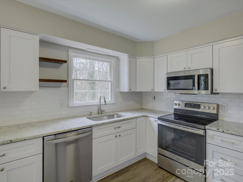 5923 Rexwood Pl, Charlotte, NC 28210
