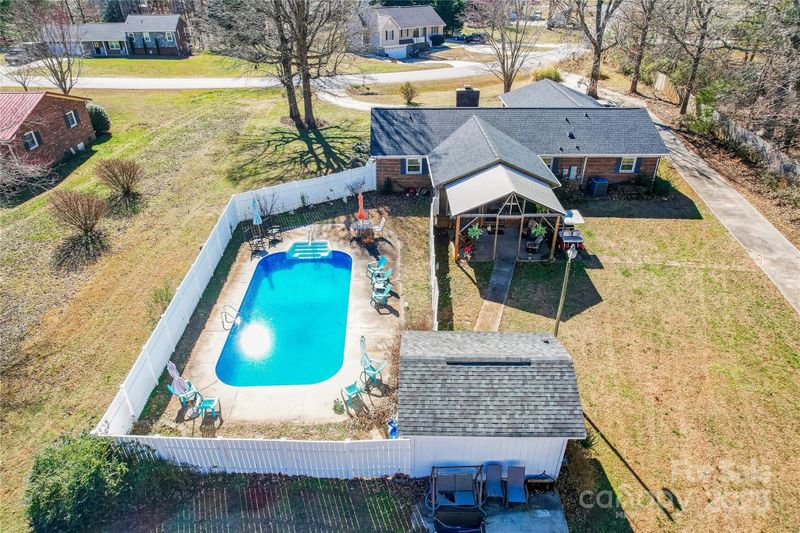 2659 Surrey Dr, Lincolnton, NC 28092