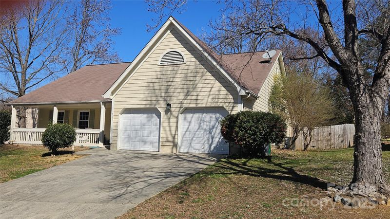 9901 Fairlea Dr, Charlotte, NC 28269