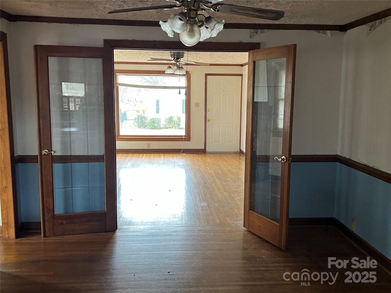 402 Chrysler St, Kannapolis, NC 28083
