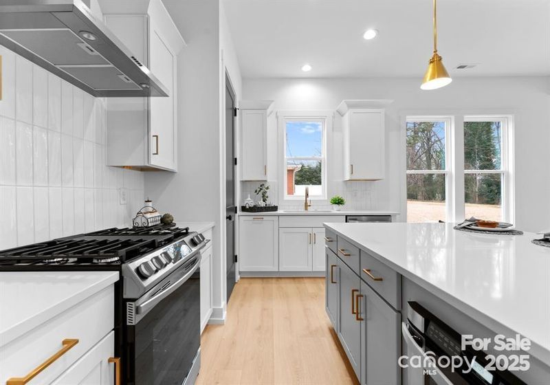2074 Eaton Rd, Charlotte, NC 28205