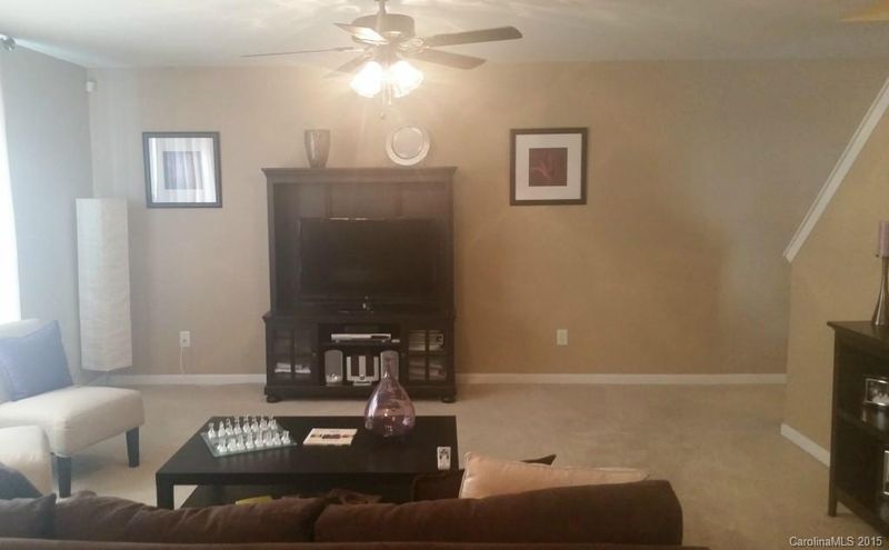 9727 Eagle Feathers Dr, Charlotte, NC 28214