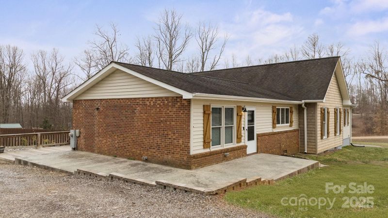 201 Indian Hill Rd, Union Grove, NC 28689