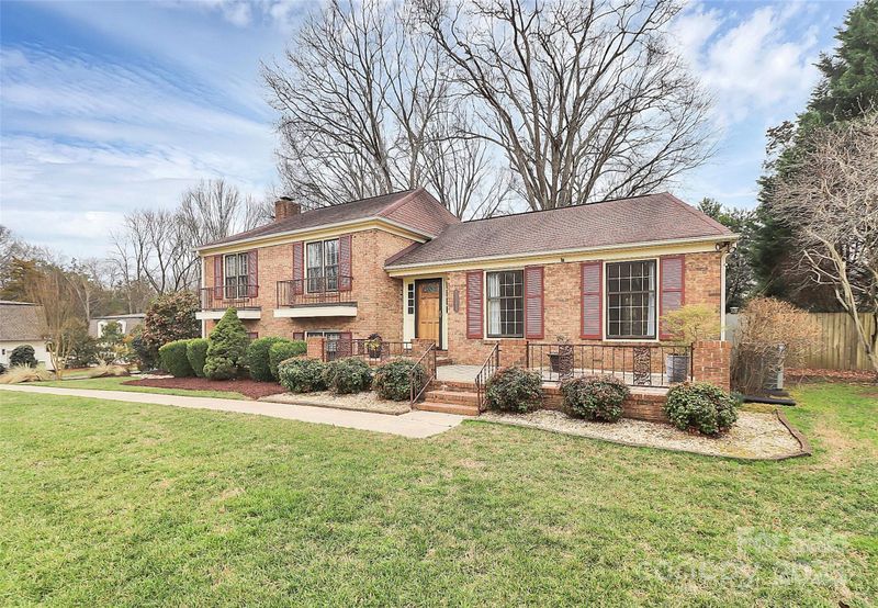 7141 Lancer Dr, Charlotte, NC 28226