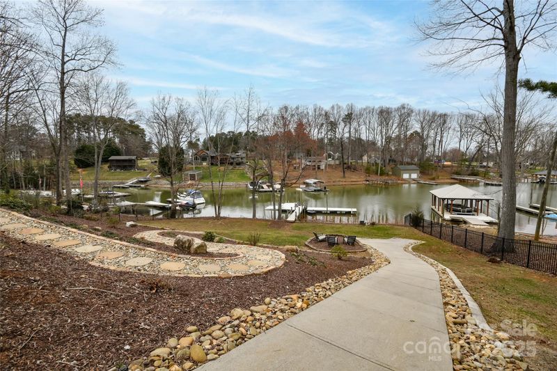 4543 Stonesthrow Dr, Denver, NC 28037