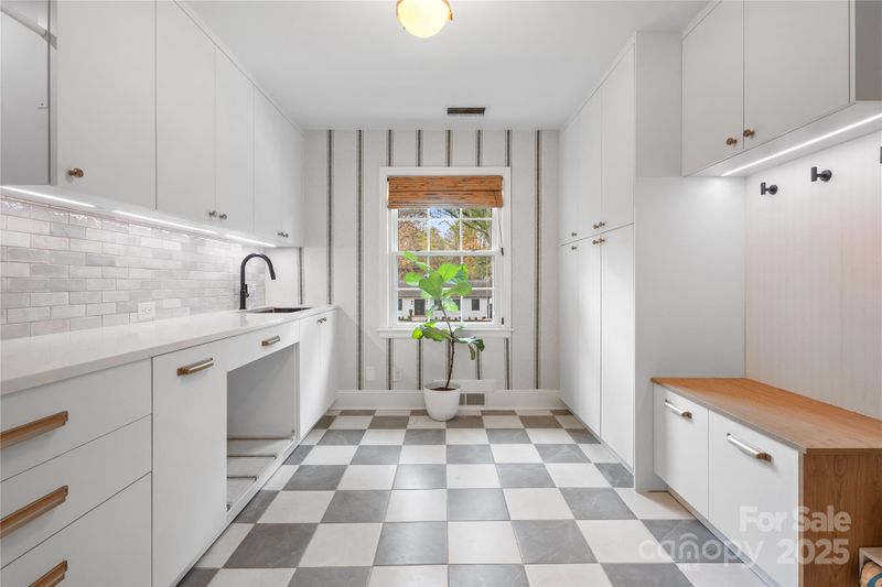 5217 Addison Ave, Charlotte, NC 28211