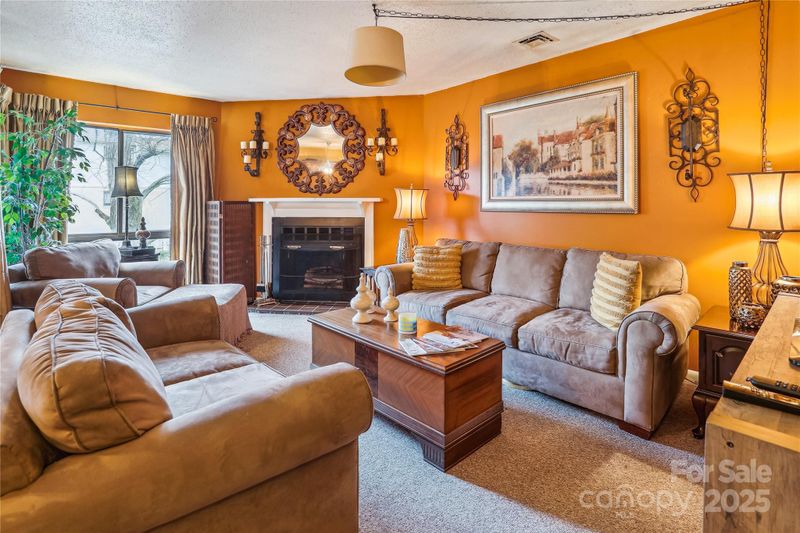 4811 Spring Lake Dr #C, Charlotte, NC 28212