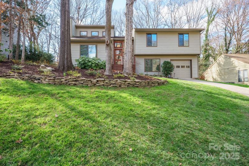 201 Oak Creek Dr, Charlotte, NC 28270