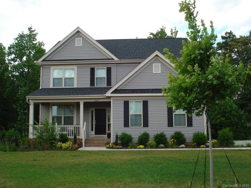 1005 Hawker Rd, Matthews, NC 28104